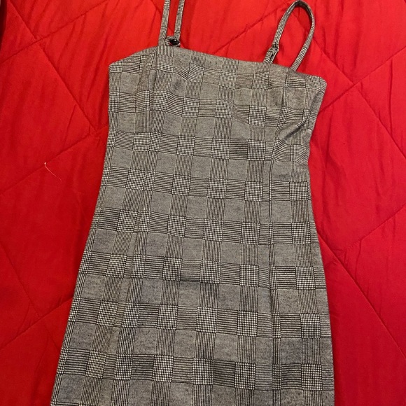 dress - Picture 1 of 3